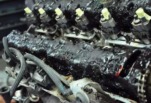 難以清洗的機(jī)器油污