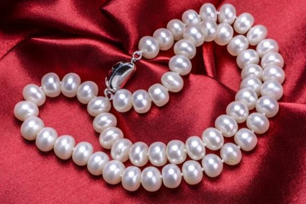 珍珠項(xiàng)鏈