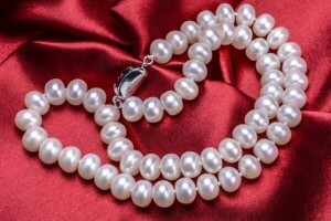 超聲波珠寶清洗機(jī)的工作原理是什么？